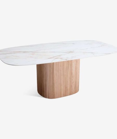 Dining Table with a modern and contemporary design
