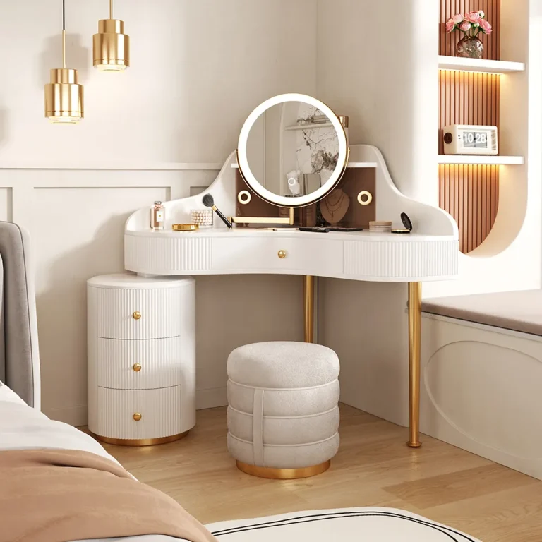 Dereck Makeup Vanity Set