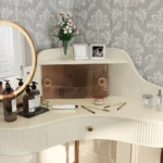 Dereck Makeup Vanity Set - Image 6